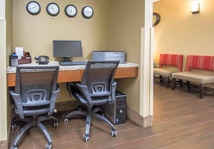 Comfort Inn & Suites DeLand - near University