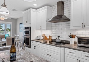 🥇 Comfortable 3bd waterfront house with a private pool (CH931)