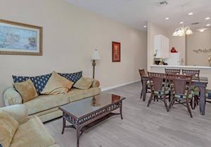 Communal Pool, 20 Minutes To Disney, Splash Area & Restaurants