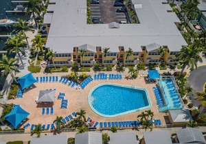Completely Remodeled Barefoot Beach Resort Condo