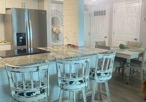 Completely renovated 1 bedroom on first floor Sabine Yacht and Racquet Club