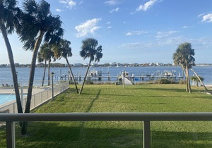 Completely renovated 1 bedroom on first floor Sabine Yacht and Racquet Club