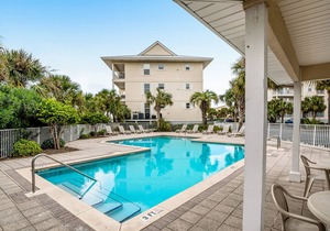 Condo only steps from the beach with COMPLIMENTARY Beach Service