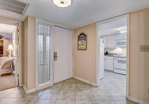 Cozy, 2 bed/2 bath condo
