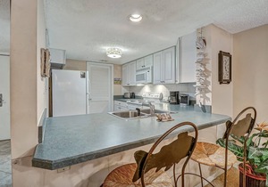 Cozy, 2 bed/2 bath condo