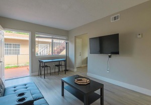 Cozy 2BR Apartment in Midtown-Wynwood