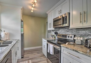 Cozy Sarasota Retreat - 3 Blocks to the Coast!