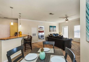 Cozy Spacious Family Friendly Home Away From Home