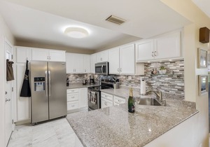 CP 813 Golf Course View Condo - Paradise Vacation Rental in Ocean Village