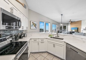 Crystal View 203 3 bedroom/ 3 bath unit Beach service great view SO MUCH SPACE