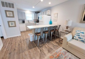 Cute, beach side condo! Sunrise Village 117 | Easy Beach Access | Updated Interior | Pool
