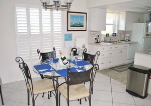 Cute Canal front Venetian Shores Weekly Rental!