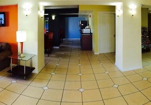 Days Inn & Suites by Wyndham Tampa near Ybor City