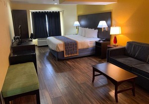 Days Inn & Suites by Wyndham Tampa / Raymond James Stadium