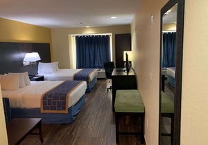 Days Inn & Suites by Wyndham Tampa / Raymond James Stadium