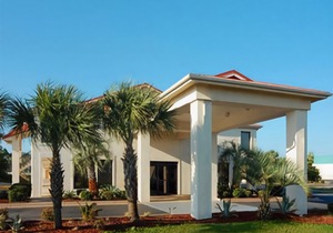 Days Inn & Suites by Wyndham Navarre Conference Center