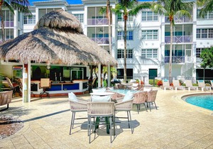Deluxe Penthouse Luxury!- Beach, Resort Pool, Waterfall!