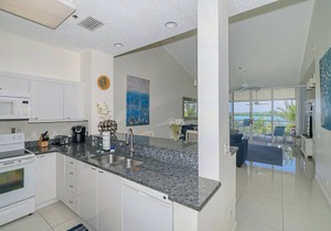 Direct bayfront views!