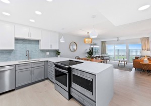 Direct Oceanfront Bliss: Ground-Floor Condo with Heated Pool & Private Beach Access 🌊☀️