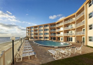 Direct Oceanfront – Ground floor with excellent views