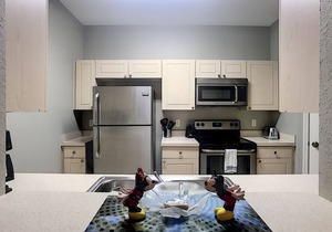 Discover magic just 10 mins away! Spacious Ground Floor Condo in Kissimmee