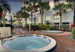 Disney Escape, 4 Lovely Units! Pool, Hot Tub, Free Shuttle!