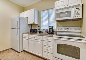 Dog-Friendly Home in the Tennis Villas w/Free WiFi, Shared Pool, Central AC