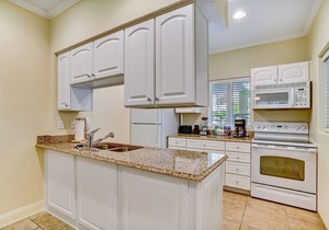 Dog-Friendly Home in the Tennis Villas w/Free WiFi, Shared Pool, Central AC