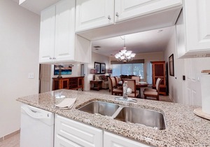 Dog-Friendly Home Located In Gated Community w/Shared Pool, WiFi, Central AC, WD