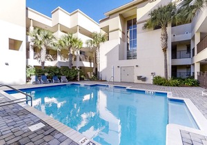 Dog-Friendly Tennis Villas Condo With Prime Location + Shared Pool, Free WiFi
