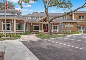 Dog-Friendly Tennis Villas Condo With Prime Location + Shared Pool, Free WiFi