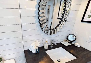 Downtown Location! Newly Renovated - Steps to Restaurants & More! High-end Decor