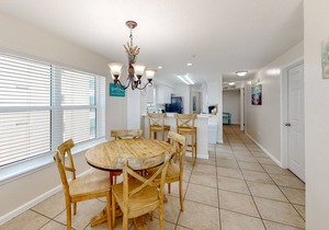 Dreamy island escape with beach access, pool & furnished balcony