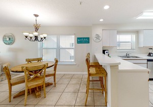 Dreamy island escape with beach access, pool & furnished balcony