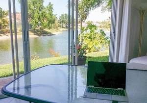 Elegant Front Lake House-within the World Tennis Club- Sleep 8+