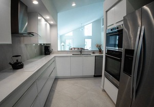 Elegant Front Lake House-within the World Tennis Club- Sleep 8+