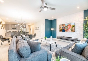 Elegant Townhouse with Pool Views at Reunion