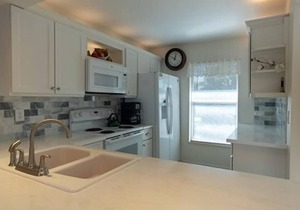 Enjoy your stay at this cozy condo right off Marco Island at Mainsail 1035 in Naples!