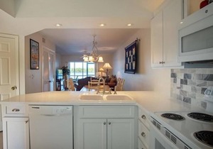 Enjoy your stay at this cozy condo right off Marco Island at Mainsail 1035 in Naples!
