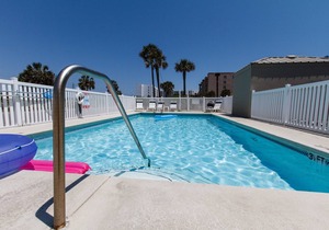 ETW 3004: Sandcastle Retreat - Wake Up To Amazing Beach Views!