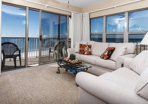 ETW 3007: Custom floorplan! Wireless Internet, HDTV, pool, FREE BEACH SERVICE