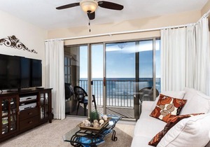ETW 3007: Custom floorplan! Wireless Internet, HDTV, pool, FREE BEACH SERVICE