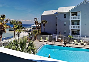 Excellent Ft. Walton Beach Location + Pool & Beach Access!