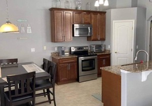 EXQUISITE 4 BEDROOM DISNEY VACATION HOME, FREE POOL HEAT OCTOBER - APRIL!!.