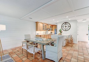 Exquisite Lagoon Villa Only 8-Minute Walk To Beach!