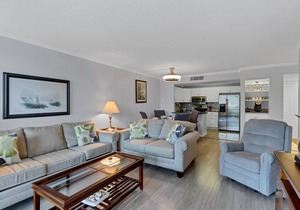 🥇 Extraordinary 2bd waterfront condo (CH897)