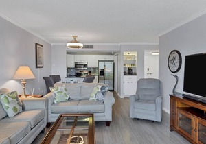 🥇 Extraordinary 2bd waterfront condo (CH897)