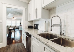 Fall Special! Large Historic Downtown Bungalow- 5BR and infant room