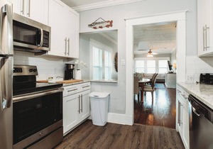 Fall Special! Large Historic Downtown Bungalow- 5BR and infant room