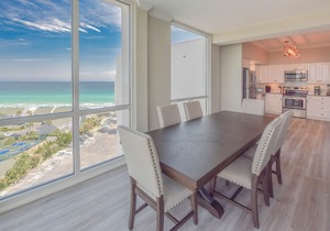 Fall Specials! Penthouse Unit with Stunning Views of Destin!
